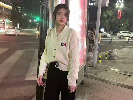 “想变成你的啄木鸟 ”#文案 #浪漫小红歌