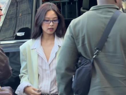 Jennie亮相纽约时装周
#Jennie
