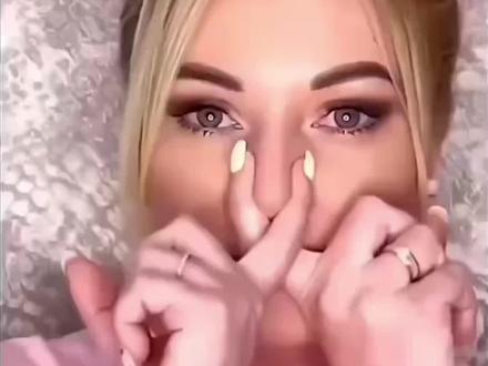 手指幻术魔术玩法“鼻尖交叉幻术”