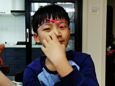 小学生写的素质评价手册脑洞大开,爸爸看完直夸有才,长大有出息