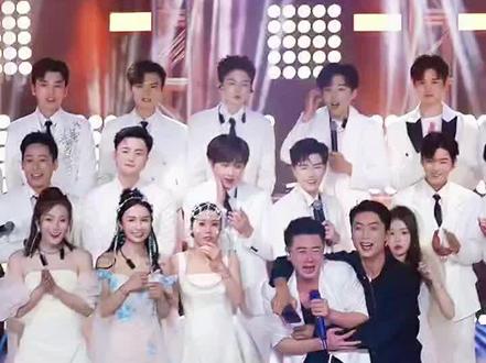 昊文活动结束 立马飞回长沙,给老妈子最突然、最暖心的惊喜。 @昊文🍊星城 @昊瀚日常 #抖音小助手dou上热门 #直播录屏分享