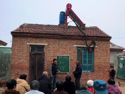 上节课没来的同学请在评论区复习一遍,一会儿老师抽查#民间艺术表演 #拍摄现场直击 #万万没想到 #保勇先生烤冷面