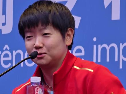 11月16日,澳门。#孙颖莎 不敌王曼昱获全运会女单亚军,坦言暂时不会去想决赛的失利,快速调整心态,全身心投入女团赛事中:“希望能够带领河北女队充分享受比赛。”#全运会