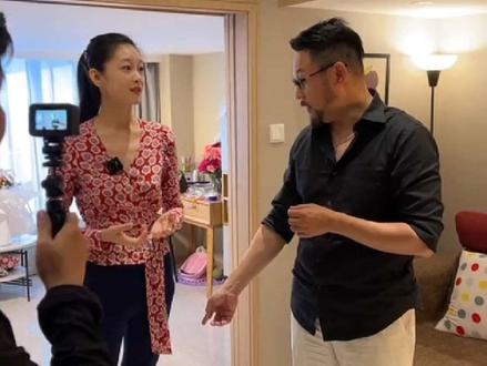 跳舞还得和法拉利跳!哈哈哈采访后收个汁!#当初的爱情匆匆走过 #跳舞