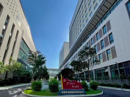 深圳市中医院光明院区
项目用地面积为111574.49平方米,总建筑面积440225平方米,2000 床;
大气 恢宏
有文化气息