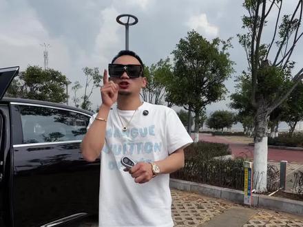 后天就要开奖了,不知道谁是那个幸运儿🫣#梅赛德斯奔驰 #达摩E300 #昆明松哥美发 #日常分享