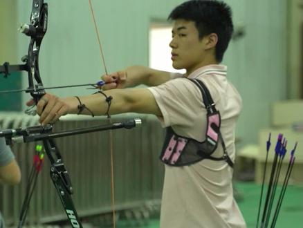 你们觉得射箭这项运动烧钱吗?答案下期揭晓。#射箭馆 #弓箭 #射箭