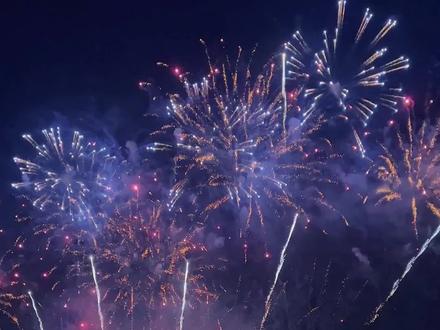 绚丽多彩的烟花,图案是如何制作出来的