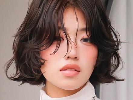 26年还不会烫翘翘头的这个视频看完超详细排杠教程有手就会,无脑学会,都怎么详细了点个关注在走呗#朱斌老师#朱斌剪烫#女士四大风格剪烫#无差别剪烫#翘翘头@美发摄影师杨树淋创业版 @杨树淋烫发拍摄🎬