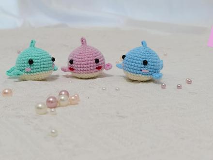 即使腐烂成泥,也要成就一场惊喜!钩织可爱情侣小鲸鱼挂件教程