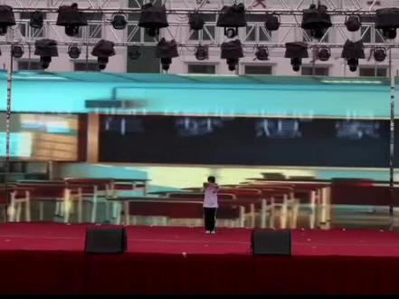 #中恒学校艺术节#又是一年毕业季 #舞蹈串烧 童年舞蹈串烧来啦,《猪猪侠》《喜羊羊与灰太狼》《熊大熊二》《迪迦奥特曼》《阳光开朗大男孩》各种童年的动漫与主题曲,唤醒了沉睡在我们身上的童年细胞。人终其一生,一直在寻找童年时期的天真懵懂,这种纯粹的感受一辈子都难以忘怀🥰🥰