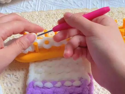 #手工钩针编织 #织围巾收尾教程#织围巾神器 #好物推荐🔥 #一学就会 #织条围巾