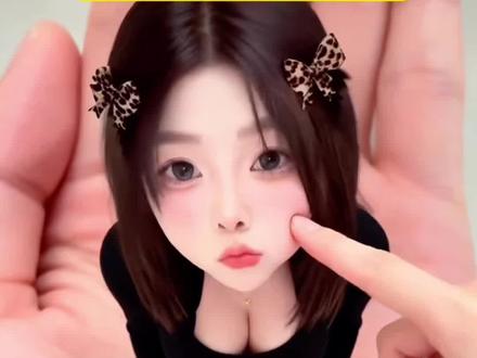 AI滴可爱药水秒变可爱q版的我特效教程!#可爱q版的我ai生成入口 #q版卡通形象生成器 q版人物#剪映 #变可爱药水 #变可爱药水特效怎么制作 q版小人 q版小人特效 q版的自己 q版的自己特效 可爱的我特效 q版玩偶 如何制作Q版形象 一键变成迷你小摔炮 AI手掌迷你版