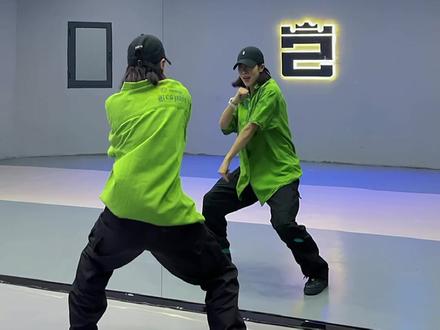 #小孟编舞 #翻跳 #已经开始期待夏天了 #直播 继续 直到夏天彻底到来💚!#舞蹈教学 #以舞抗疫