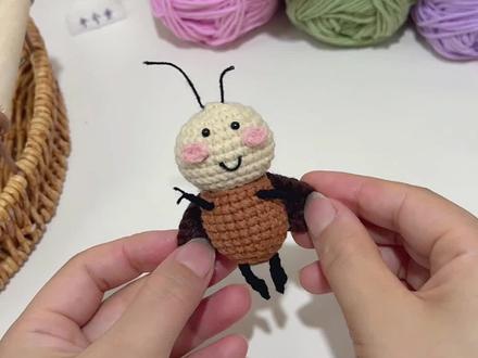 你好、你的强来了 蔻之螂螂:螂勒个螂~你的蟑螂小强
@苏苏姐家官方旗舰店
#爱生活爱编织 #蟑螂 #ghost小蔻 #钩织小物件#钩针挂件钥匙扣 附图解