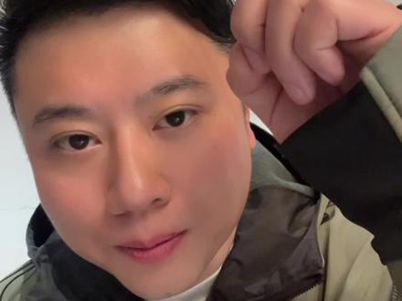 白银涨得比黄金还疯!
现在冲进去,是抄底还是接盘?
关注我,让我们一起看懂趋势,理性投资,让资产稳健升值。
#白银 #银 #黄金 #贵金属 #有色金属