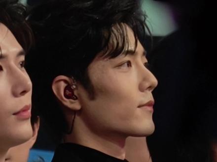 肖战:这辈子离不开我的小纸巾啦~