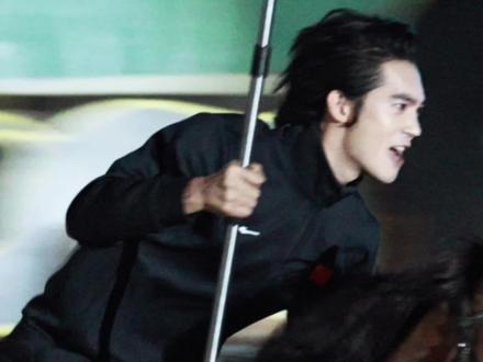 「世界在你脚下展开」
2025环球骑射大师赛,于适策马执旗代表中国队出场!!#于适 #骑射 #中国队 #深圳 #比赛现场