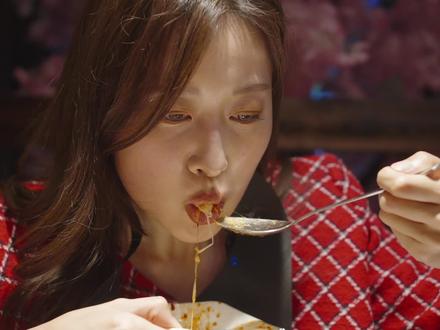 美食探店 #美食vlog #韩国烤牛肠 #姜琴丹  3s 后播放下一个视频