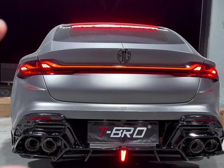 名爵7最新二代刃影后唇领航灯设置讲解 竖状领航灯是多少MG7兄弟想要的,TBRO给兄弟们做到了,领航灯跟随大灯尾灯常亮,刹车爆闪三次,夜间行车安全性绝对放心
#名爵mg7 #名爵mg7改装 #名爵7 #mg创作者星辰计划 #mg7改装