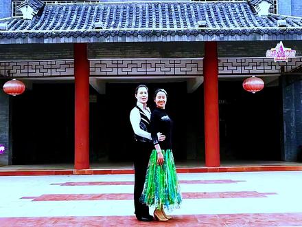 广场舞教学,交谊舞舞步分解,我是一条小河 #广场舞教学 #交谊舞 #广场舞