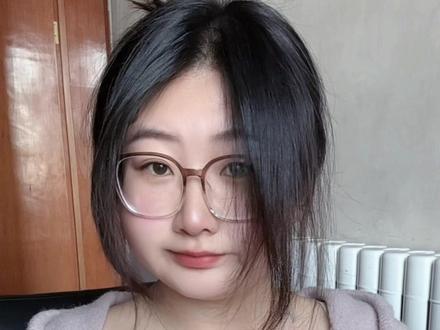 戴眼镜🤓刘海挡眼睛~一步搞定!#我的春日look #刘海 #直板夹 #戴眼镜 #发型教程