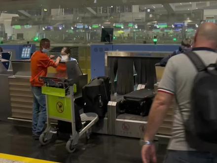 阿联酋航空值得坐吗?这期和大家分享广州飞巴黎的一段阿联酋航空旅程 #阿联酋航空 #海外生活 #迪拜 #抖音看世界 #飞行体验