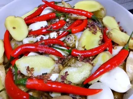 吃洋姜的季节,把我妈祖传的腌咸菜方法教给你们,做饭简单,吃起来特别清脆,最关键的是腌到多会都不坏#家的味道 #爱生活爱美食