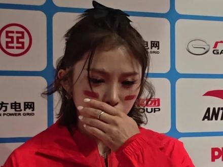 全运会女子100米栏决赛,吴艳妮赛季最佳12秒85获得亚军。赛后采访潸然泪下 :我赢得起也输得起。“我还是会拼尽自己的努力去突破全国100米栏记录”#吴艳妮#全运会