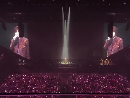 徐良读给本兮的信高清完整版,他哭了!
徐良&本兮『创作者』&写给本兮『把你留住』首唱
#徐良 #本兮 #时间折叠 #徐良纪念已故挚友本兮 #徐良演唱会的伴手礼是蓝色校服