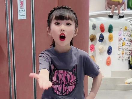 鲨鱼裤怎么搭配好看 cc8dc78de304dcd3bd1073e9bfe29965~tplv-dy-resize-origshort-autoq-75:330.jpeg?x-expires=2001351600&x-signature=u%2BwlSgH1Aogw1Kd6iArIdY48Swk%3D&from=3213915784&s=PackSourceEnum_AWEME_DETAIL&se=false&sc=cover&biz_tag=pcweb_cover&l=20230606031753084BE466F6E36257C01D