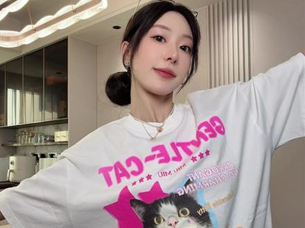这件可爱小猫T恤,上身也太元气了吧! #rushsoul #潮牌男女同款 #显瘦穿搭 #今天穿什么