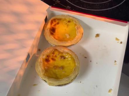 #美食 #吃饭 #蛋挞 #肯德基 #疯狂星期四 那么这个时候有老铁要问了,疯狂星期四没吃完的蛋挞要怎么吃呢