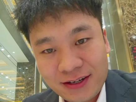 改了英雄联盟键位后,重新了解了基础属性,符文,装备,感觉马上可以成为高手了😊