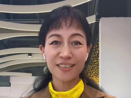 最新消息:美联储如期降息,在岸离岸人民币兑美元汇率升破7.06。香港本地两大地产股收涨。刘强东砸35亿港元买楼。#热点 #香港