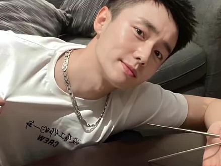 真替翟子路感到不值!
颜值演技双在线,
却因身高难成男主?#翟子路#娱乐