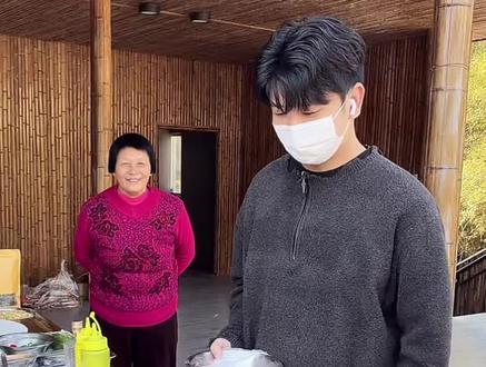 叶锐聪炒完榜三炒#叶锐聪 #家人聚餐 #记录真实生活