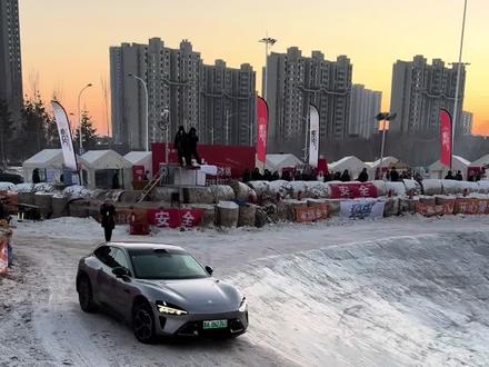 YU7来涮冰锅这表现怎么样 #汽车涮冰锅 #汽车文化