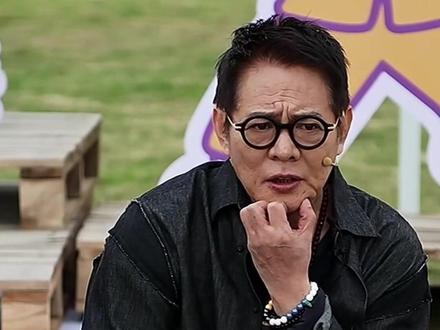 李连杰在北海宣传太极:玩起来学起来,做学前班的太极 #春日太极漫游 #超会玩派对 #用太极零点五倍速打开春天 #百young非遗计划 #大有学问