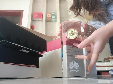 #开箱vlog #Hcie #华为Hcie 恭喜我哥拿下据说堪比985毕业证书的华为ie资格认证,祝你升职加薪,蕟發發