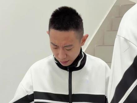 青梅竹马无需言语,只需眼神 #超能演剧情大赛 #一人分饰多角#内容过于真实#校园 #搞笑