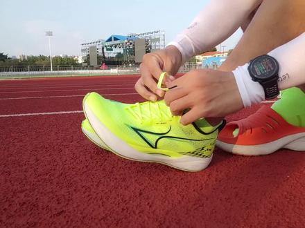 海尔斯碳速KM3:要弯道超车了!
#跑鞋 #海尔斯KM3 #体育生 #中考体育 #好鞋推荐