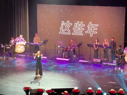 #记录2025的第一场雪 #创作者中心 #创作灵感
朋友别哭 ,原唱歌手吕方,质朴的歌词,深情抒发友情,是我们青春里传唱极高的记忆点