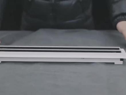 爪型(形)出风口,石膏板预埋两爪
爪型风口的宽度是固定的,长度可以任意定制,爪型风口需要配合产品来开洞口,石膏板预埋二爪开孔尺寸90mm,深度留4cm以上
#好物推荐🔥 #全国发货欢迎合作 #工厂自产自销 #爪型风口 #家装装修