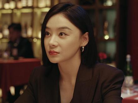 白靓靓错失真爱,冼鹏宇挥刀斩意中人 #她的盛焰 #好剧推荐