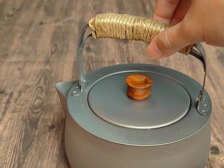 烧水壶绑绳教学,新手小白一学就会#茶生活 #杯子控 #绑绳小技巧 #户外露营技巧