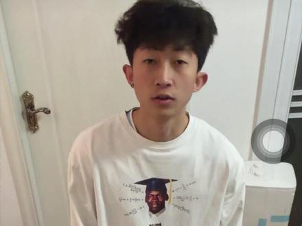 我就说这小东西通人性吧
#豆包ai #AI说啥我穿啥 #当豆包教我打扮 #ootd穿搭 #穿搭博主