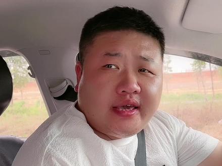 又是一年高考季,发个老段子祝孩子们高考顺利,考的全会。同时希望大家7、8、9三天无论是驾车还是骑电瓶车,一切为孩子们让行#高考 #高考加油 #原创视频 #寒窗苦读只为今朝 #让行 @DOU+小助手 @抖音小助手