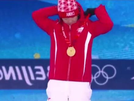 徐梦桃五战冬奥再夺金被国际雪联誉为最伟大运动员 #上热门话题6000亿流量 #徐梦桃五战冬奥再夺金被国际雪联誉为最伟大运动员 #上热搜 #热门