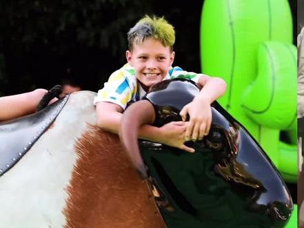 果然爱玩会遗传哈哈哈哈哈哈太可爱了#内马尔 #内马尔neymarjr #内马尔儿子卢卡 #内马尔父亲